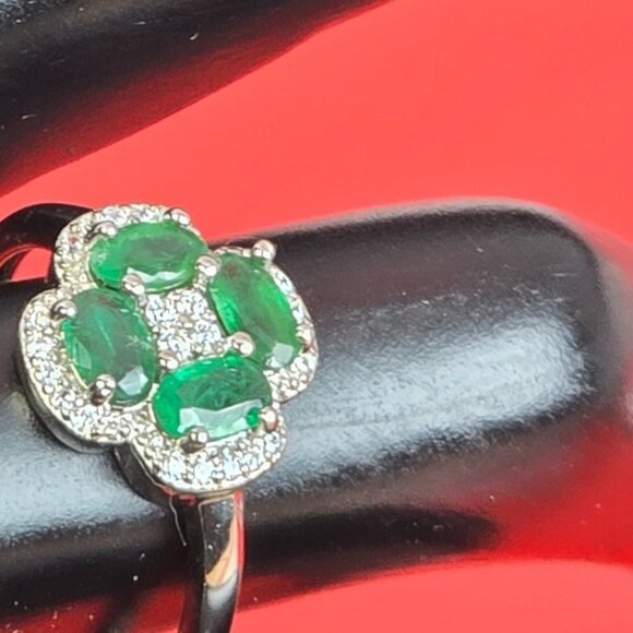 925 Sterling Silver Flower Ring with Natural  Emerald Gem & Cz - Picture 3 of 9